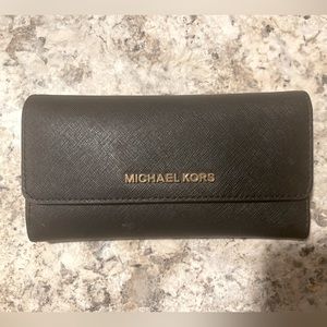 Black Michael Kors Trifold Wallet